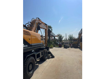 Excavator pe roţi Hyundai 210W-9: Foto 3