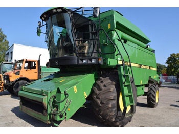 Combină de recoltat cereale JOHN DEERE 2064