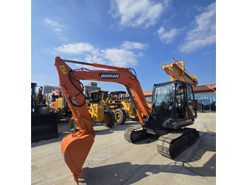 Mini excavator DOOSAN DX60