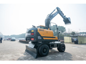 Excavator pe roţi HYUNDAI