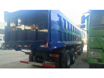 Camion basculantă SINOTRUK HOWO 8x4: Foto 2 Camion basculantă SINOTRUK HOWO 8x4: Foto 2