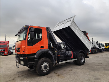 Camion cu macara IVECO Trakker