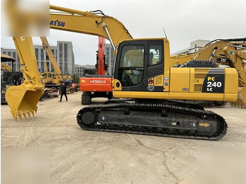 Excavator pe şenile KOMATSU PC240LC-8