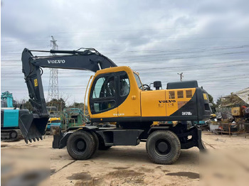 Excavator pe roţi VOLVO