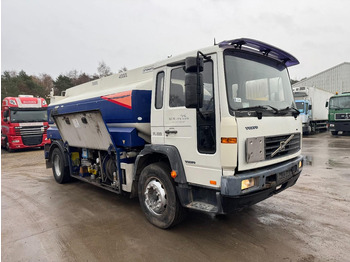 Camion cisternă Volvo FL 6 - 220 (11000 L / 2 COMPARTMENTS / 18 TON / MANUAL GEARBOX / PERFECT): Foto 3 Camion cisternă Volvo FL 6 - 220 (11000 L / 2 COMPARTMENTS / 18 TON / MANUAL GEARBOX / PERFECT): Foto 3