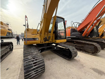 Excavator pe şenile CATERPILLAR 320B