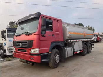 Camion cisternă SINOTRUK HOWO