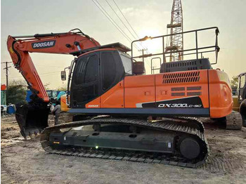 Excavator pe şenile DOOSAN DX300