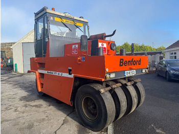 Compactor cu pneuri BOMAG