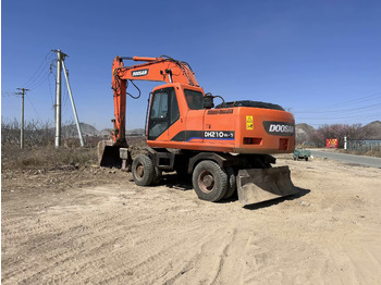 Excavator pe roţi DOOSAN DH210W-7: Foto 3