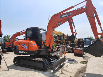 Excavator pe şenile DOOSAN DH60-7