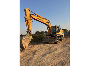 Excavator pe roţi HYUNDAI R210
