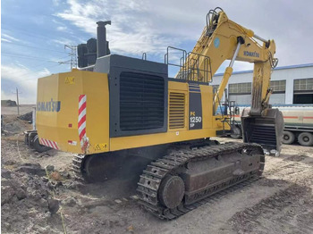 Excavator pe şenile KOMATSU