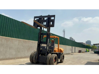 Stivuitor diesel TCM