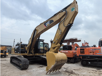 Excavator pe şenile CATERPILLAR 329D