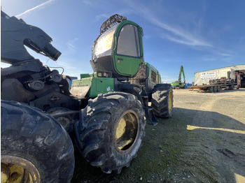 Harvester JOHN DEERE