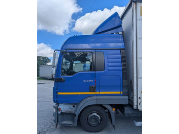 Camion cu prelată MAN TGL 8.250: Foto 2 Camion cu prelată MAN TGL 8.250: Foto 2