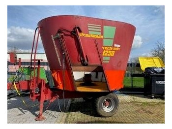 Remorcă distribuit furaje STRAUTMANN