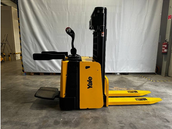 Transpalet la mare înălţime YALE