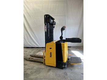 Transpalet la mare înălţime YALE