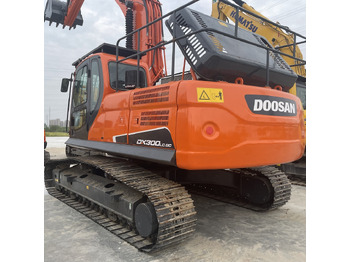 Excavator pe şenile DOOSAN DX300