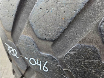 Anvelope și jante pentru Utilaje constructii Schaeff SKL834-Firestone 405/70R18-Tire/Reifen/Band: Foto 4