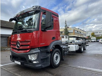 Camion şasiu MERCEDES-BENZ