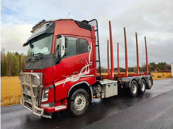 Camion forestier VOLVO FH16 750