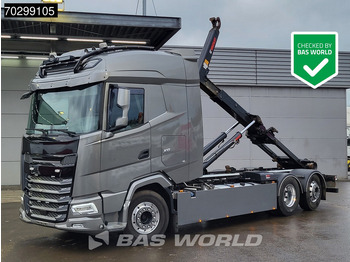 Camion cu cârlig DAF XG 530