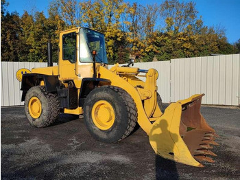 Încărcător frontal pe pneuri KOMATSU WA270