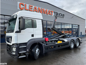 Camion cu cârlig MAN TGS
