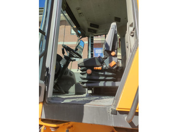 Încărcător frontal pe pneuri VOLVO L70F: Foto 5