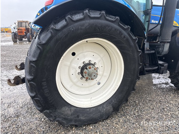 Tractor agricol 2009 New Holland T7040 4WD Tractor: Foto 4 Tractor agricol 2009 New Holland T7040 4WD Tractor: Foto 4