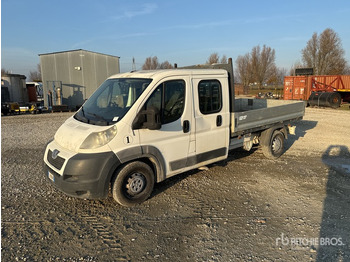 Camion platformă PEUGEOT