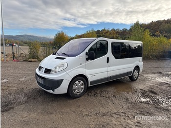Transport persoane RENAULT Trafic