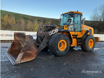 Încărcător frontal pe pneuri JCB