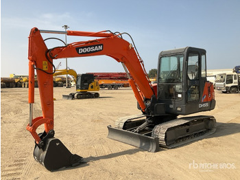 Excavator pe şenile Doosan DH55-V Tracked Excavator: Foto 2