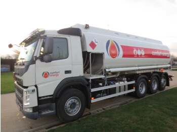 Camion cisternă VOLVO FM