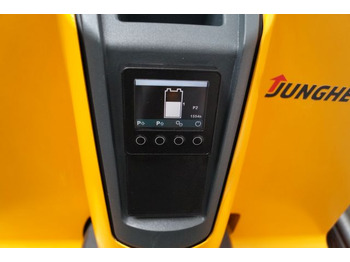 Transpalet la mare înălţime Jungheinrich EJD118: Foto 4 Transpalet la mare înălţime Jungheinrich EJD118: Foto 4