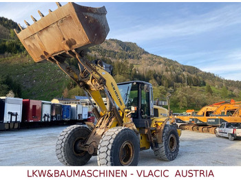 Încărcător frontal pe pneuri NEW HOLLAND W190B