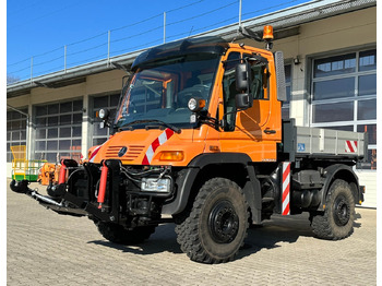 Camion basculantă UNIMOG U400