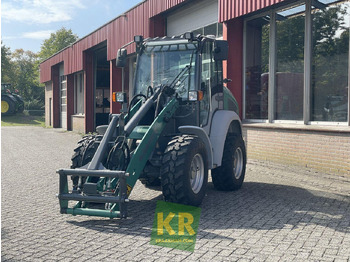 Încărcător frontal pe pneuri KRAMER