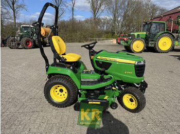 Maşină de tuns iarba JOHN DEERE X9 Series