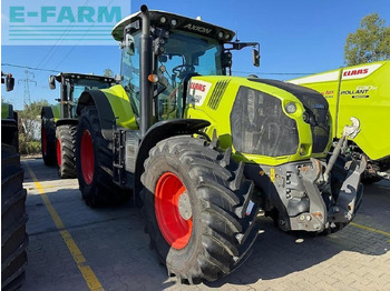 Tractor agricol CLAAS Axion 810