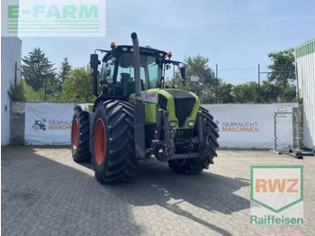 Tractor agricol CLAAS Xerion 3300