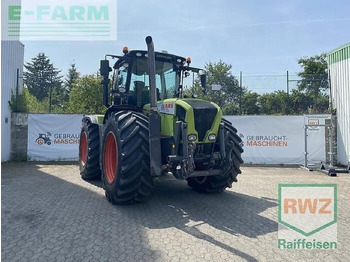 Tractor agricol CLAAS Xerion 3300