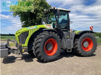 Tractor agricol CLAAS Xerion 4000