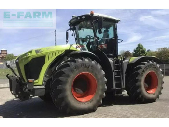 Tractor agricol CLAAS Xerion