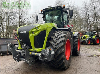Tractor agricol CLAAS Xerion