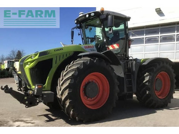 Tractor agricol CLAAS Xerion